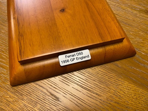 Display plaques case - 1:18, name